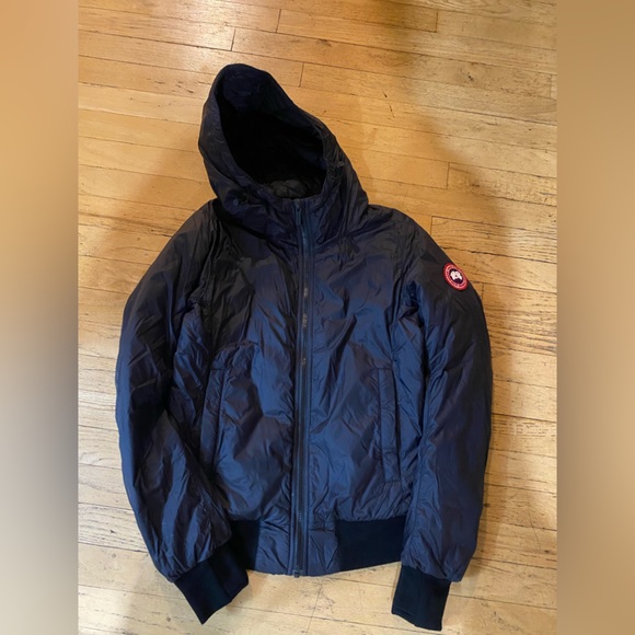 Canada Goose Jackets & Blazers - Canada goose jacket. Size medium. Light weight. Water resistant. Great condition